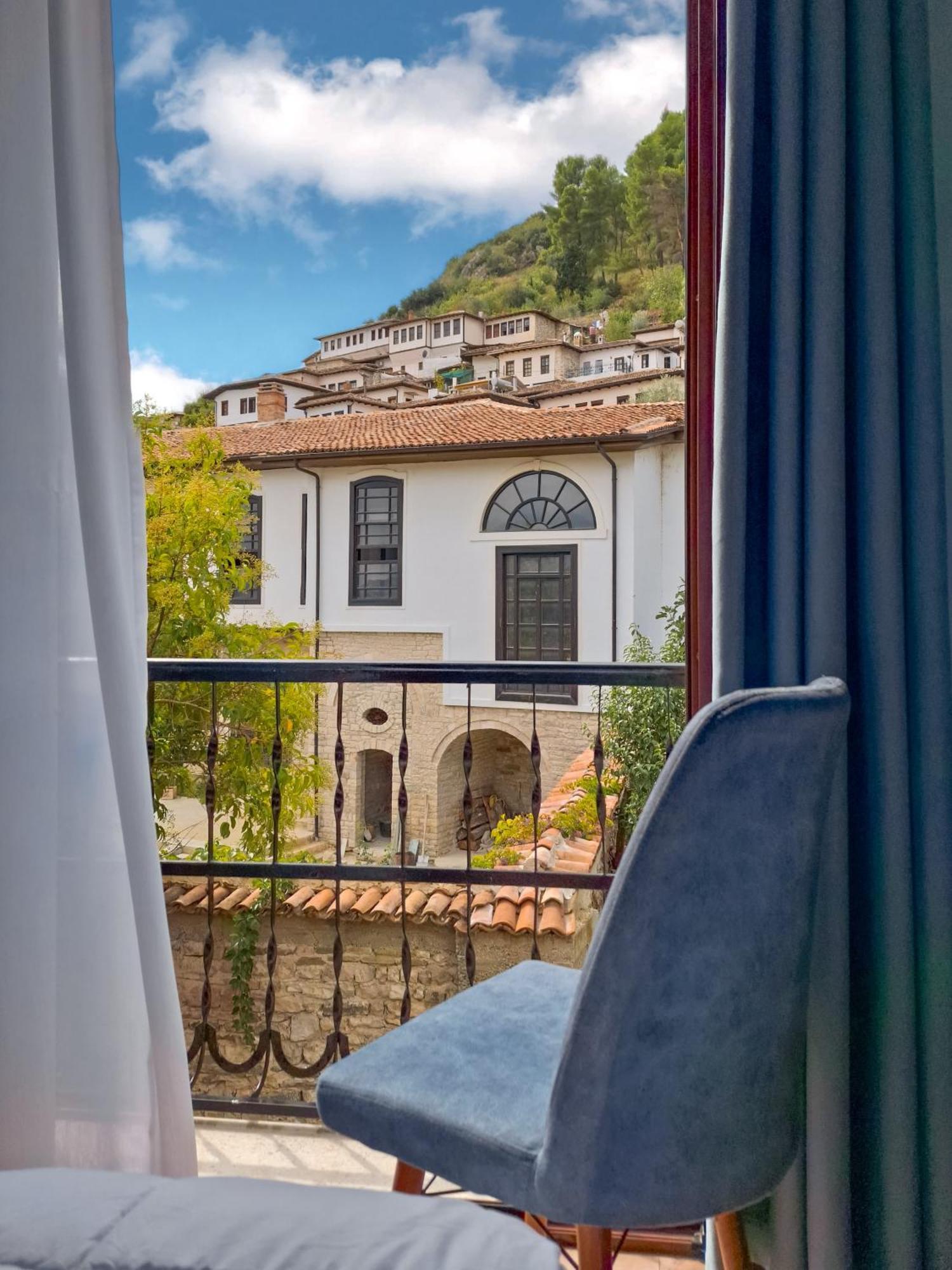 Villa Mishel Suites Berat Buitenkant foto
