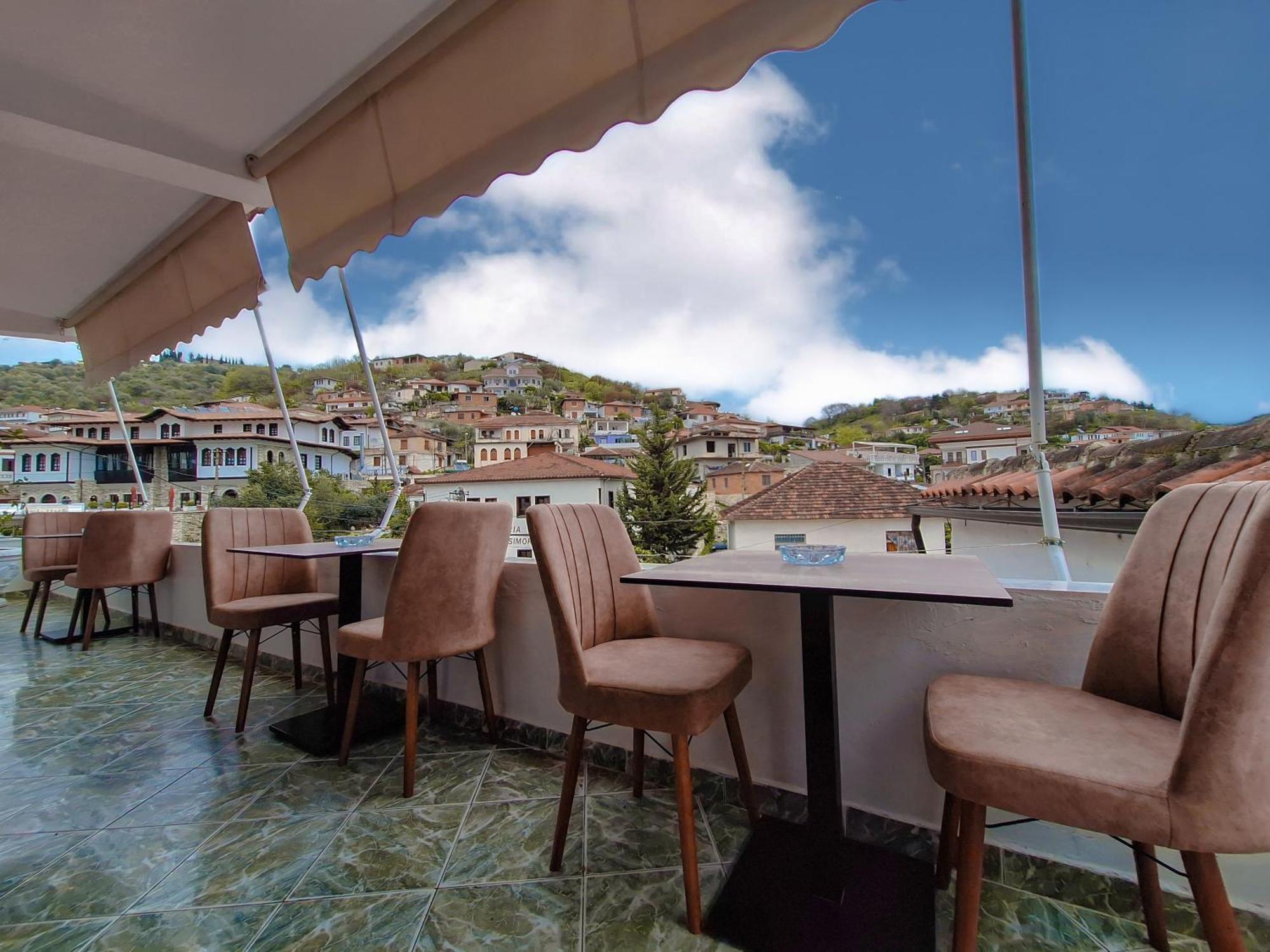 Villa Mishel Suites Berat Buitenkant foto